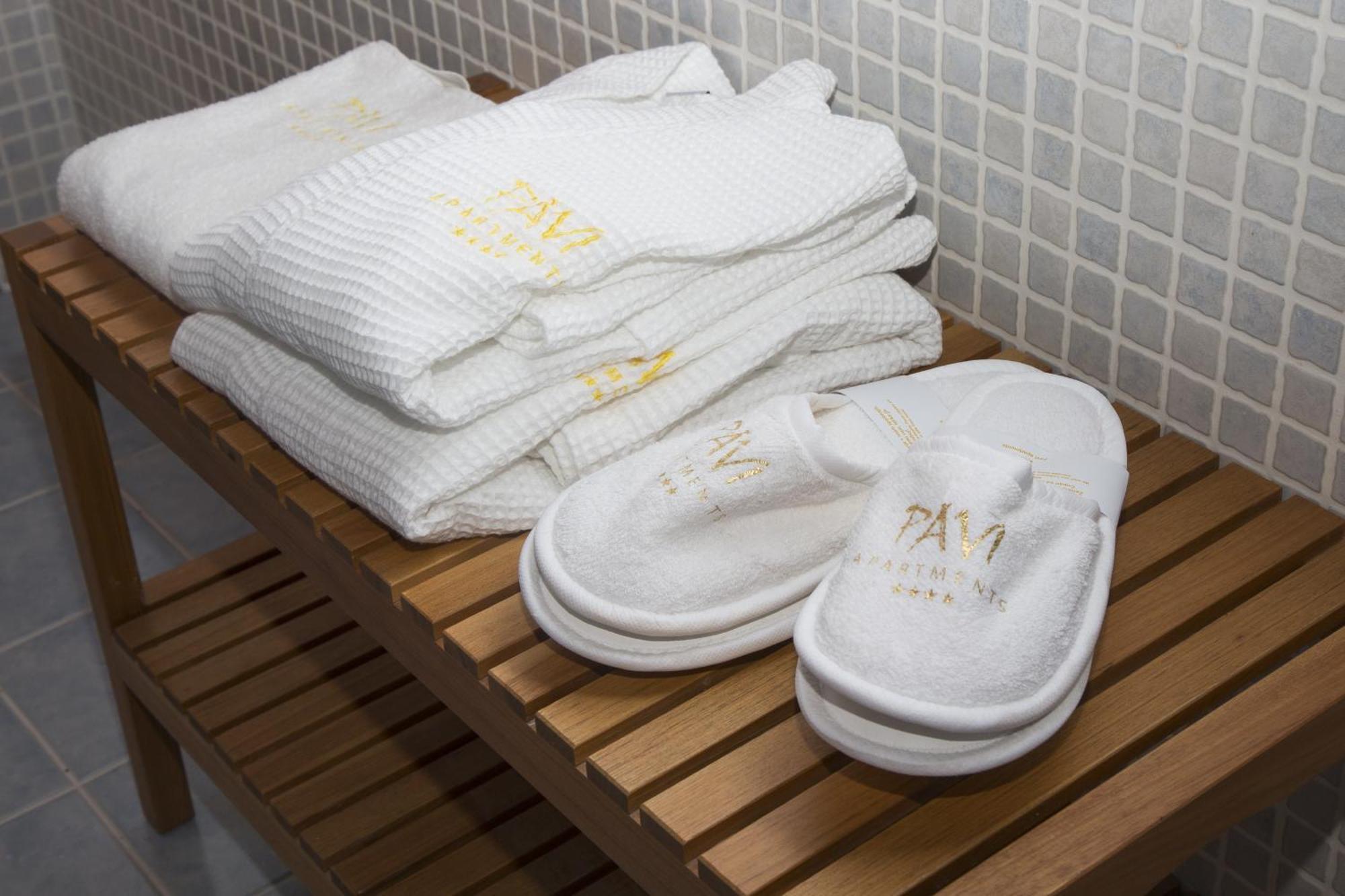 Pavi Apts Ljubljana - Private Rooftop Swimming Pool Номер фото